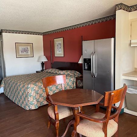 Granbury Inn And Suites Esterno foto