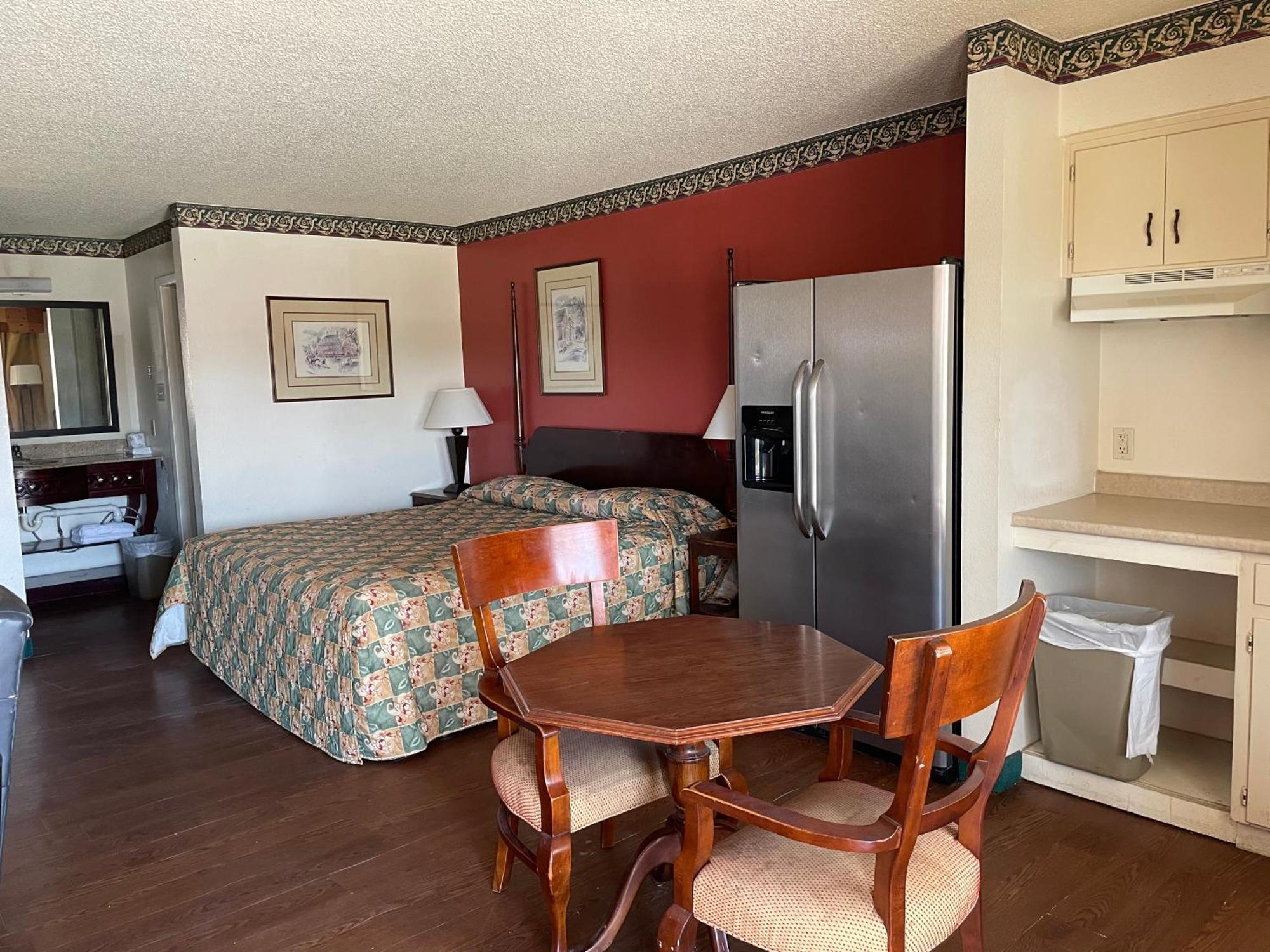 Granbury Inn And Suites Esterno foto