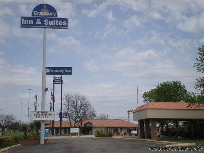 Granbury Inn And Suites Esterno foto