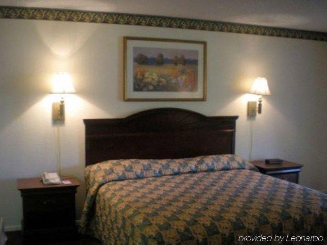 Granbury Inn And Suites Esterno foto