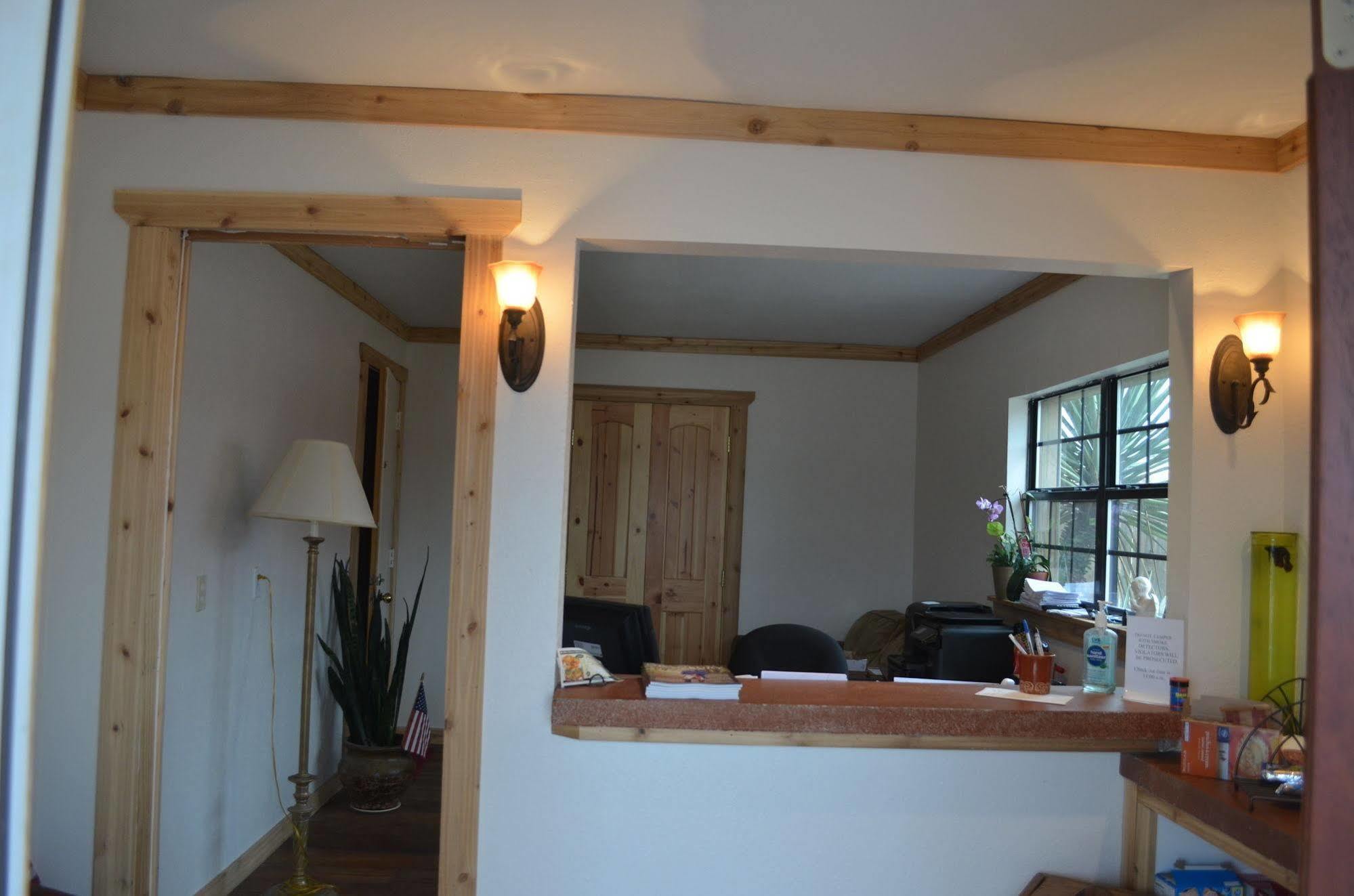 Granbury Inn And Suites Esterno foto